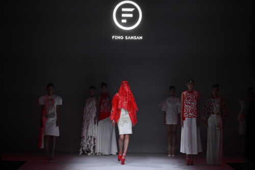 2025中国国际时装周（秋季）FENGSANSAN 非遗时装发布会——三生万物(图1)