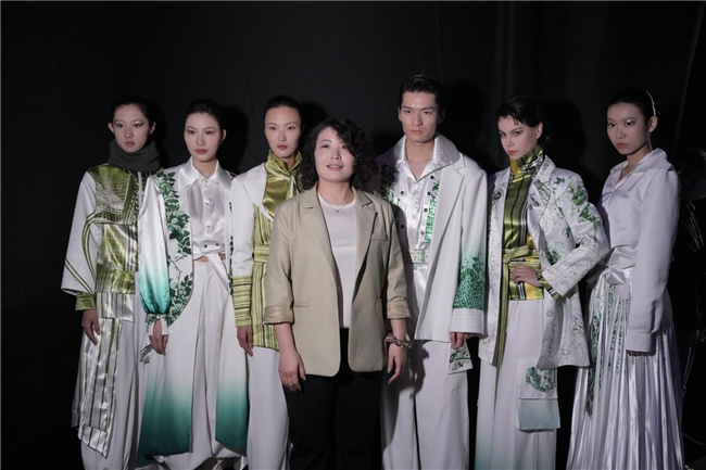 未来衣丨设计师联合锋尚秀发布：从色彩灵感到当代衣装的多元回应(图3)