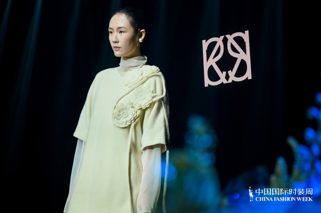 栖野藏锦：KIPMIC STYLE 2026秋冬，以时装重塑内在肌肤(图2)
