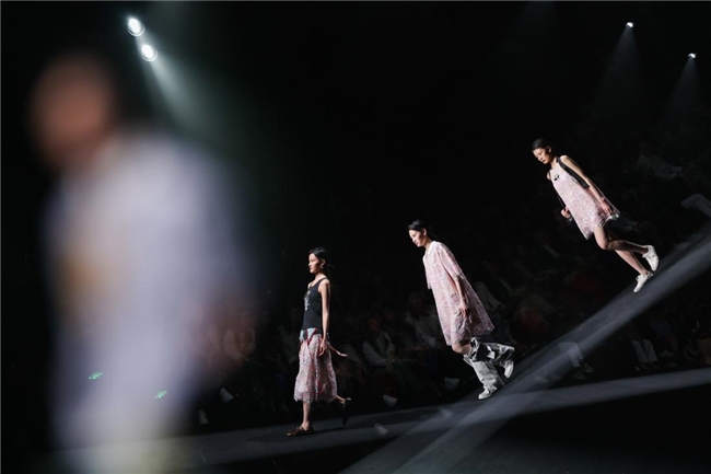 UOOYAA 2026夏季系列「湖边乐园」｜秀场直击(图1)