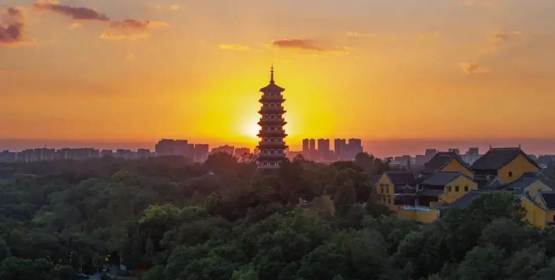 适合女性独自旅行的6个城市，心累了，就去小住三五天吧！(图4)